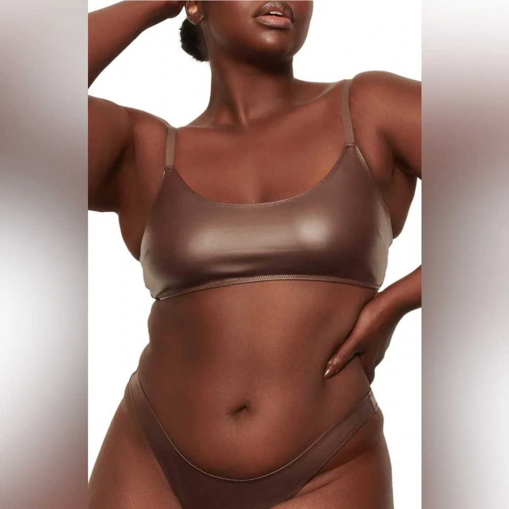 SKIMS Wet Jersey Scoop Bralette in Cocoa - Picture 3 of 11